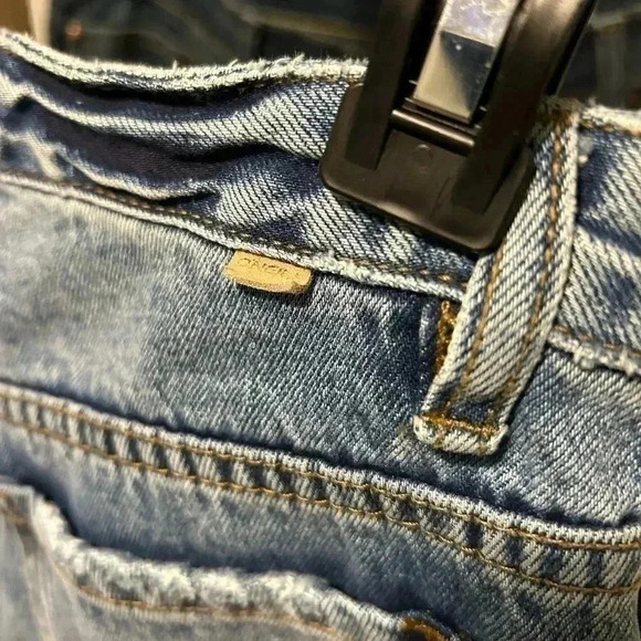 Retro 90s Y2K Skater Distressed Denim Jeans Women’s Size 28 Fitted - Picture 9 of 9